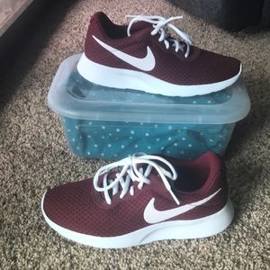 Nike Tanjun sneakers
